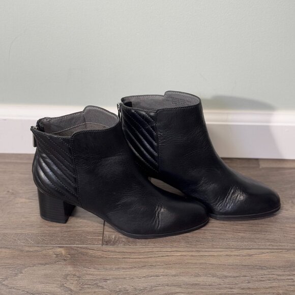 Adrienne Vittadini Size 6.5 Black Ankle Booties - Picture 1 of 8